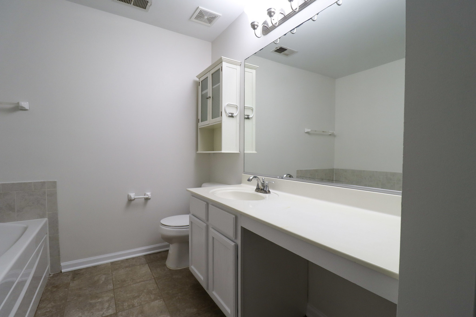 1424 WESTHAMPTON Drive #1424, Plainfield, IL 60586