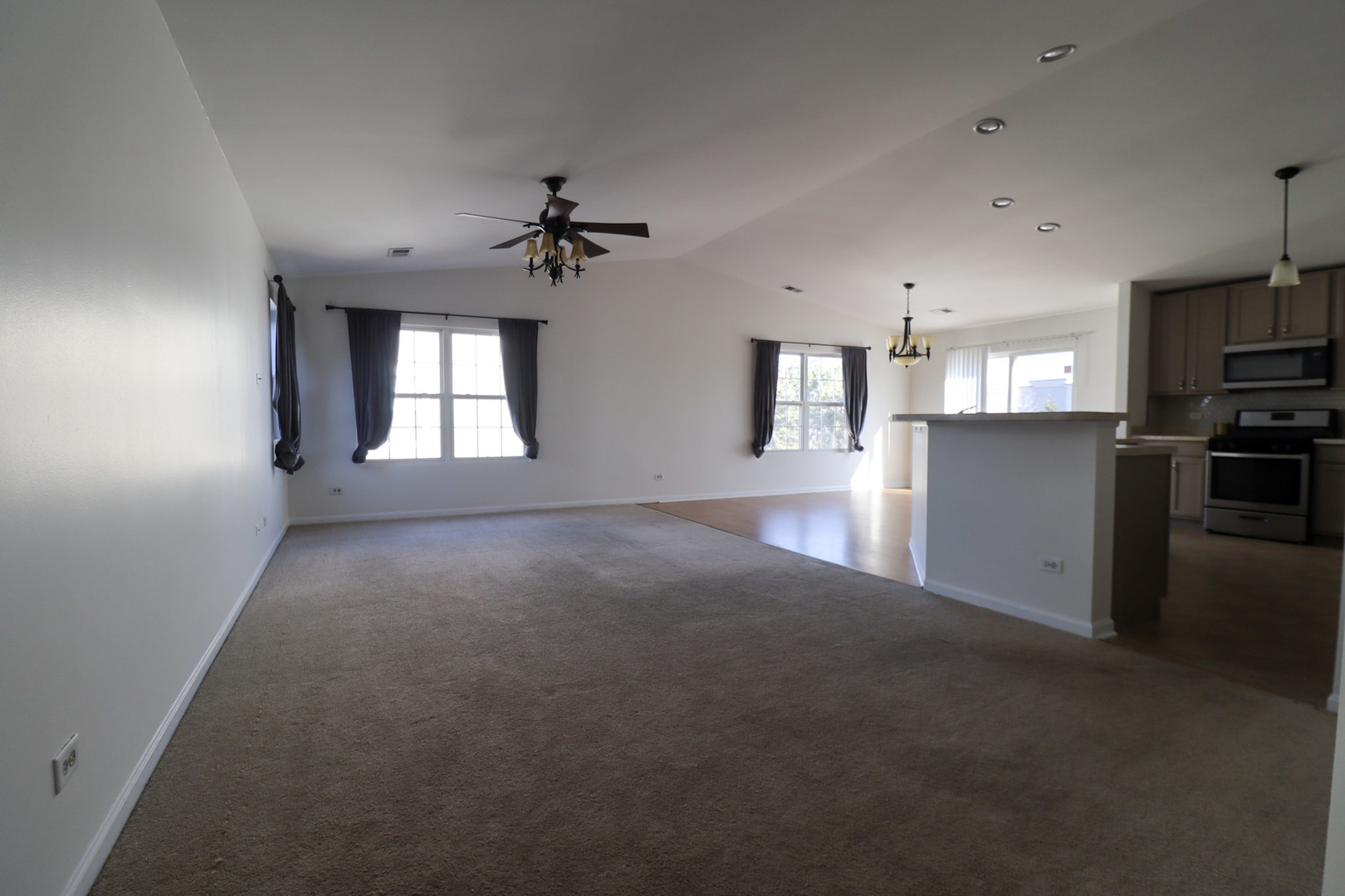 1424 WESTHAMPTON Drive #1424, Plainfield, IL 60586