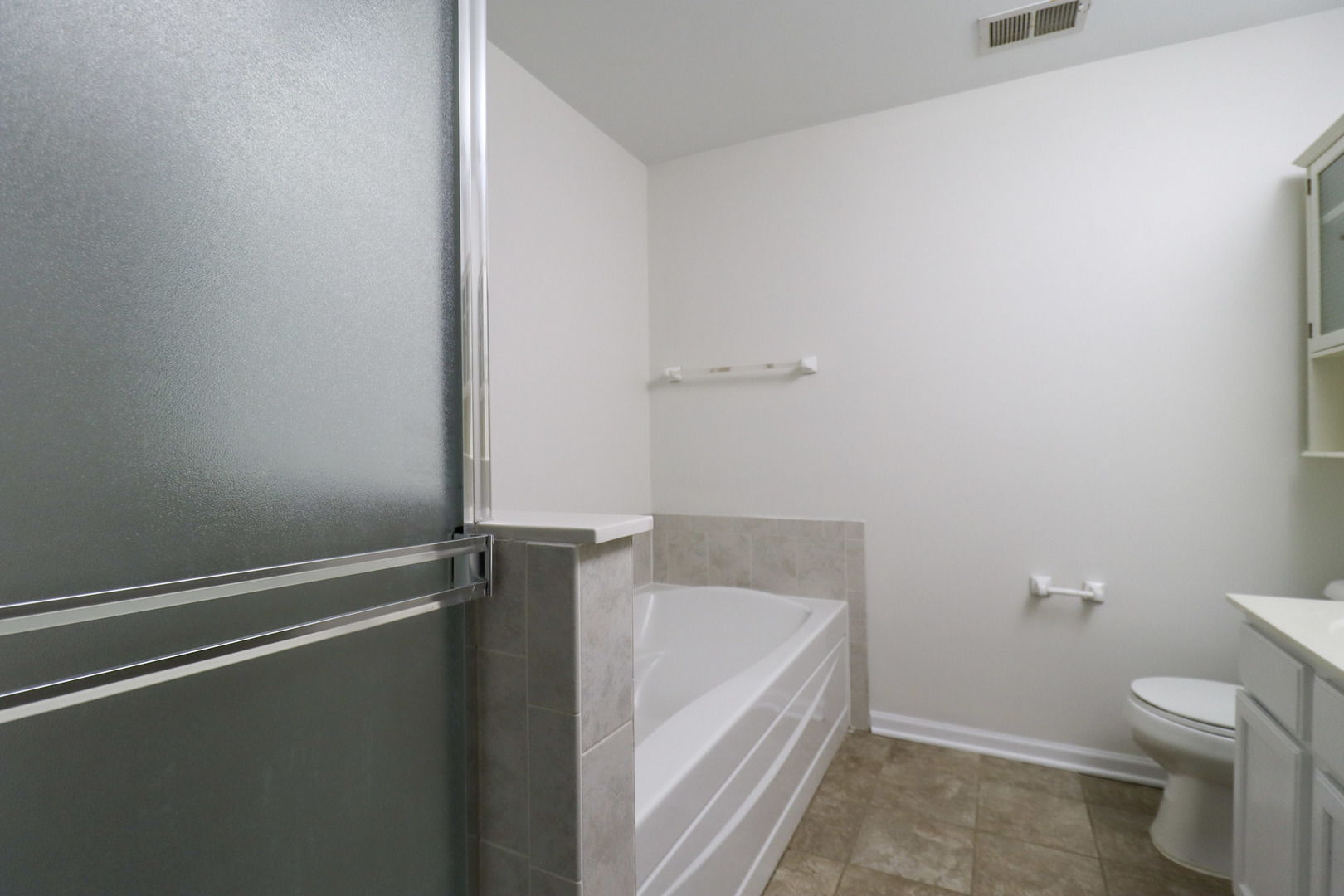 1424 WESTHAMPTON Drive #1424, Plainfield, IL 60586