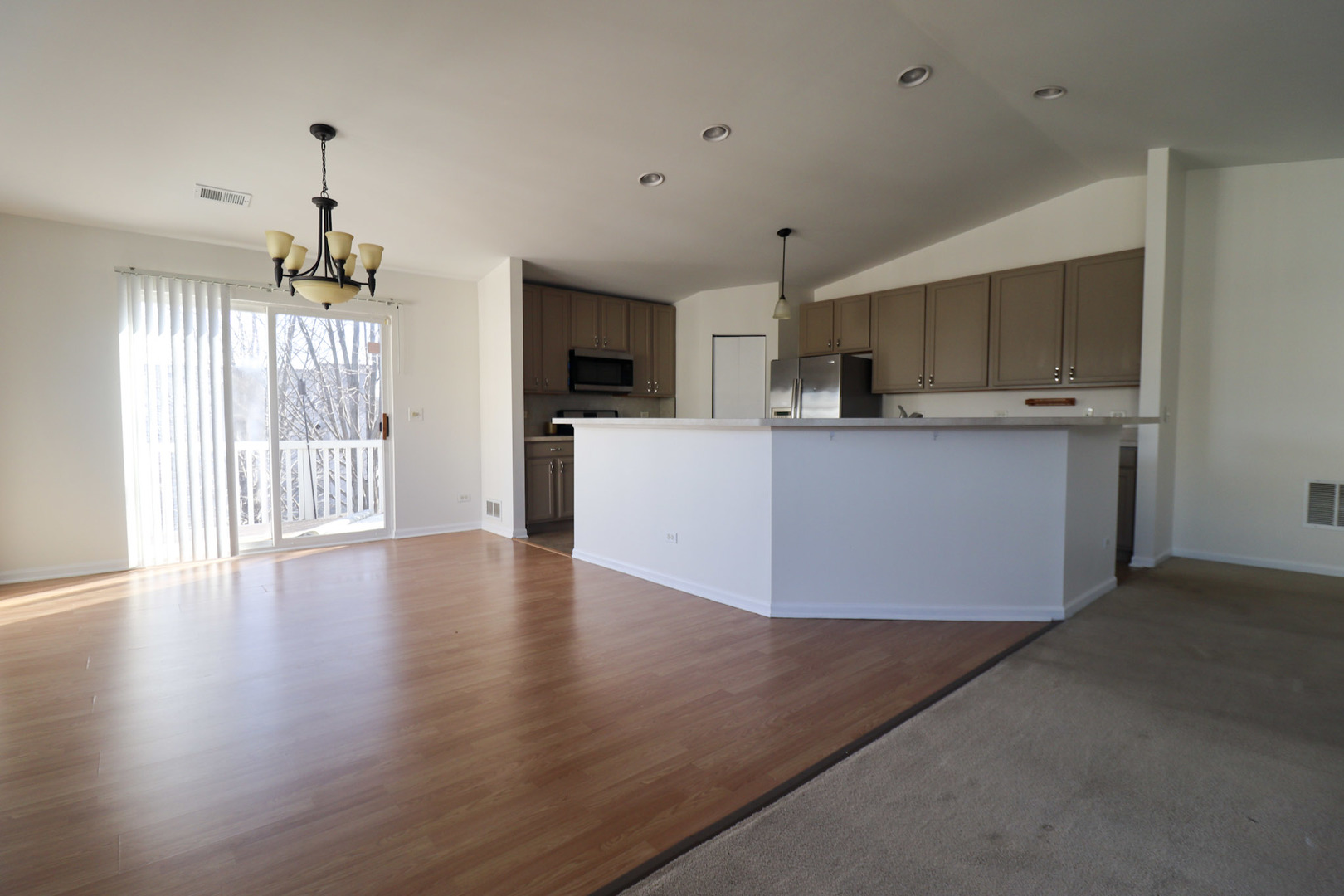 1424 WESTHAMPTON Drive #1424, Plainfield, IL 60586