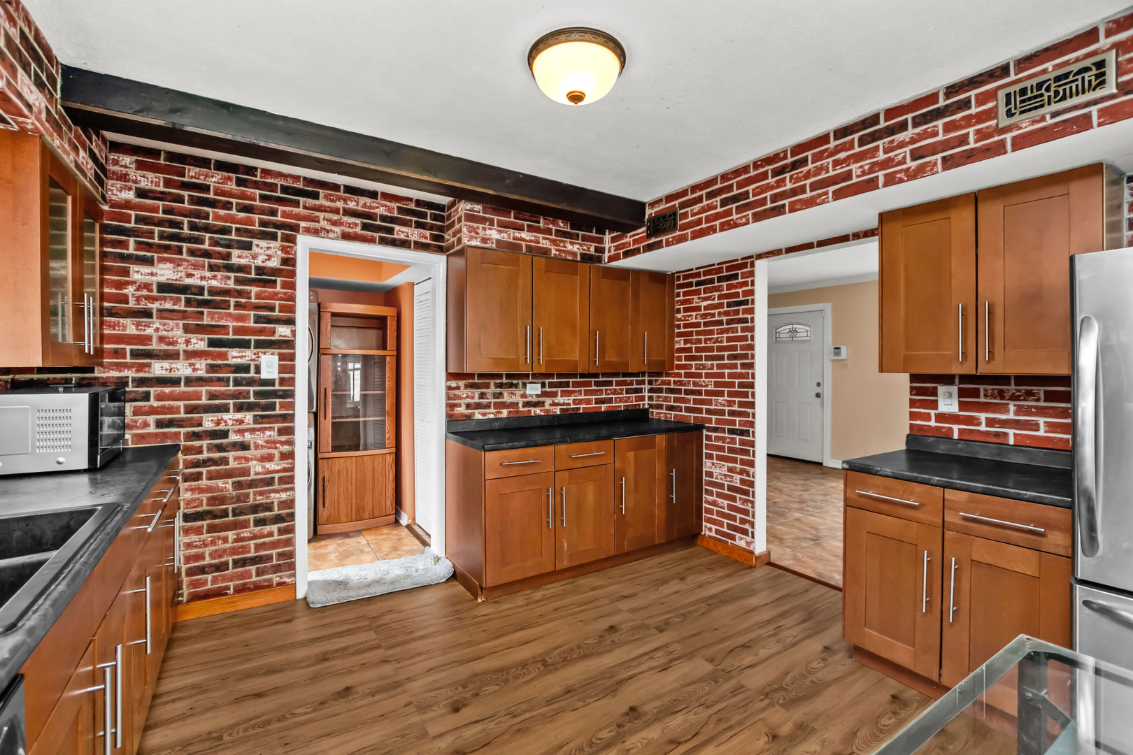 647 N Kramer Avenue, Lombard, IL 60148