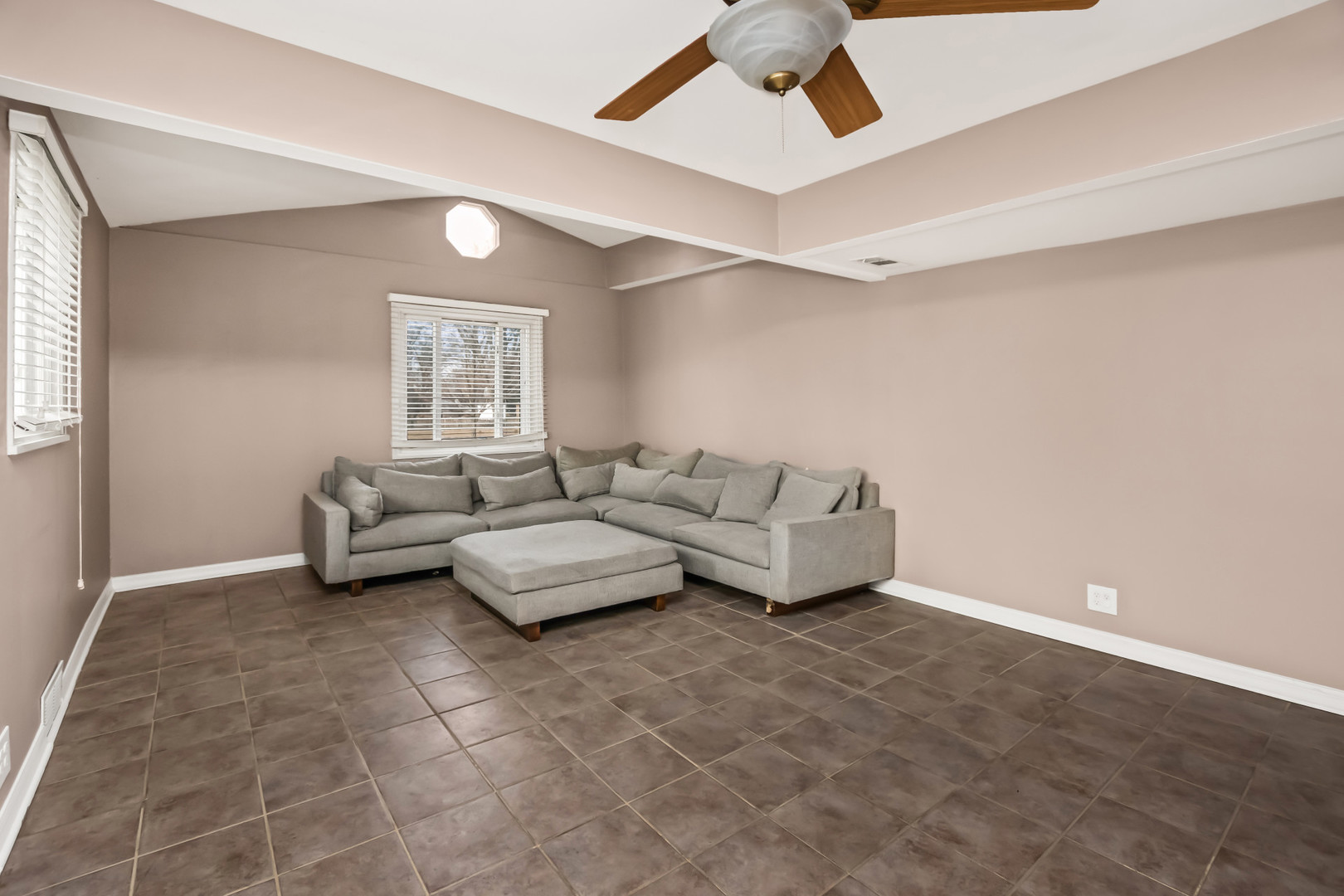 647 N Kramer Avenue, Lombard, IL 60148