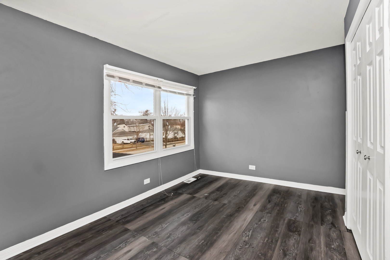 647 N Kramer Avenue, Lombard, IL 60148