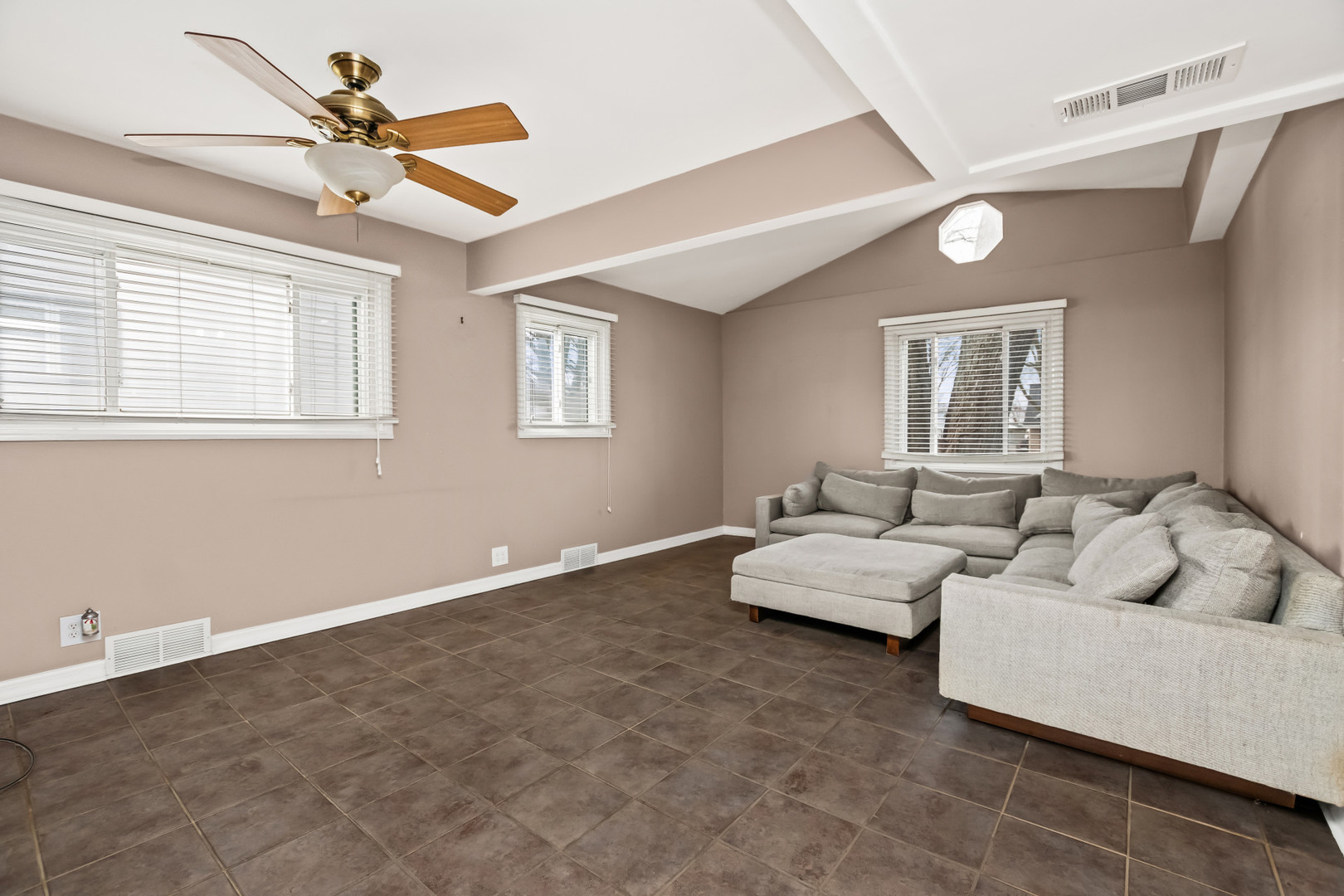 647 N Kramer Avenue, Lombard, IL 60148