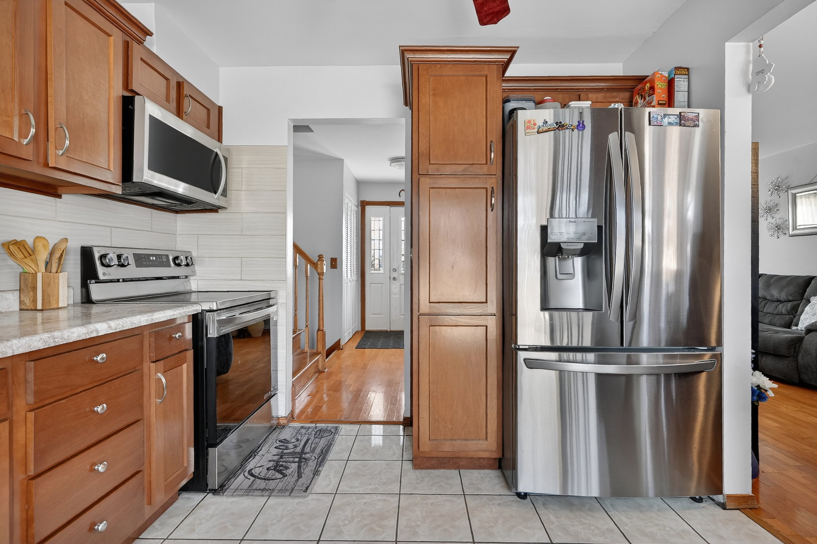 3945 County Farm Road, Hanover Park, IL 60133