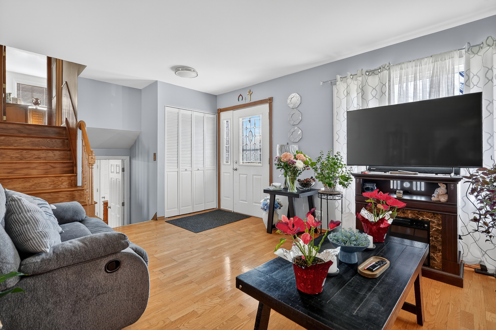 3945 County Farm Road, Hanover Park, IL 60133