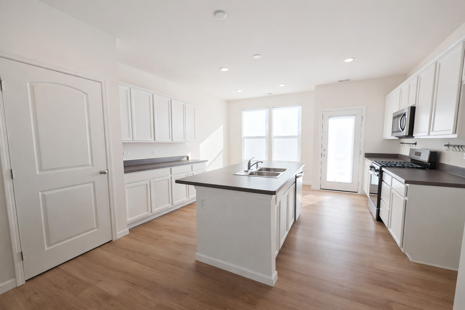 2739 Lawlor Lane, Naperville, IL 60564