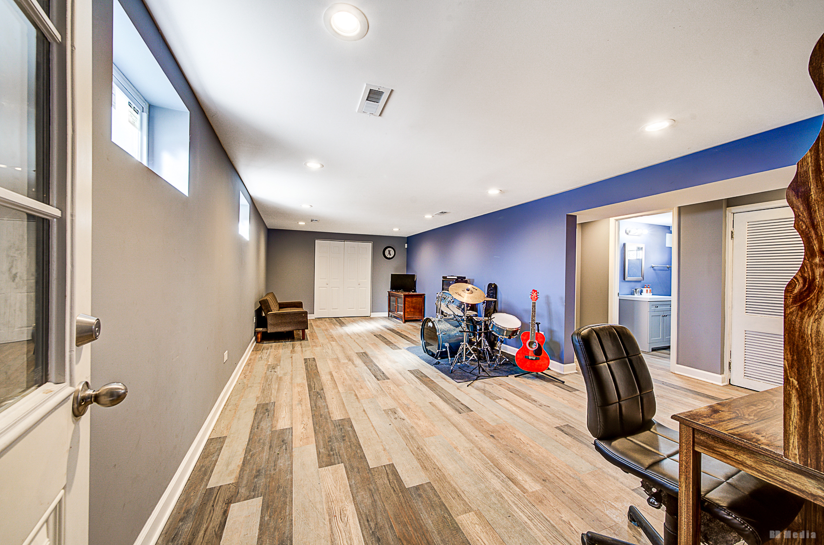 5767 W 97th Street, Oak Lawn, IL 60453