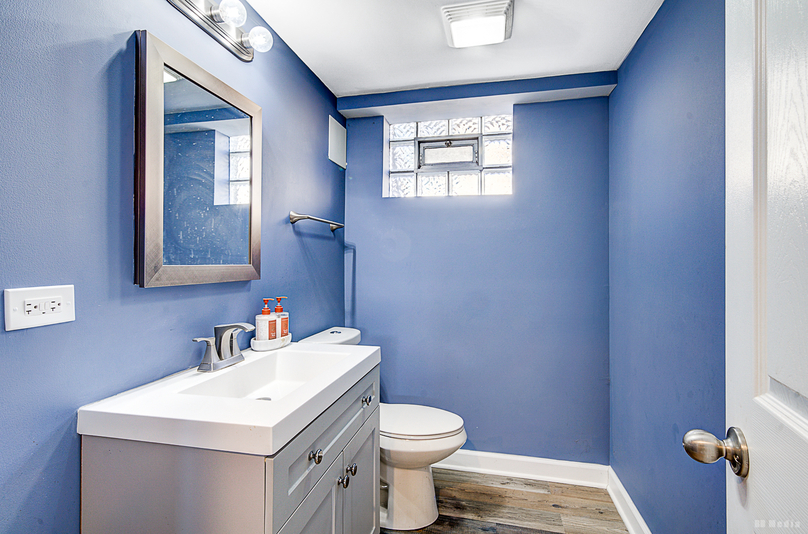 5767 W 97th Street, Oak Lawn, IL 60453