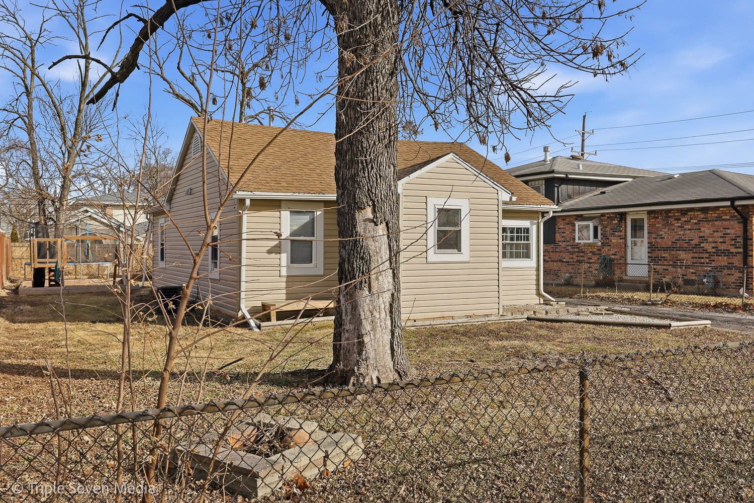 7006 W 73rd Street, Chicago, IL 60638