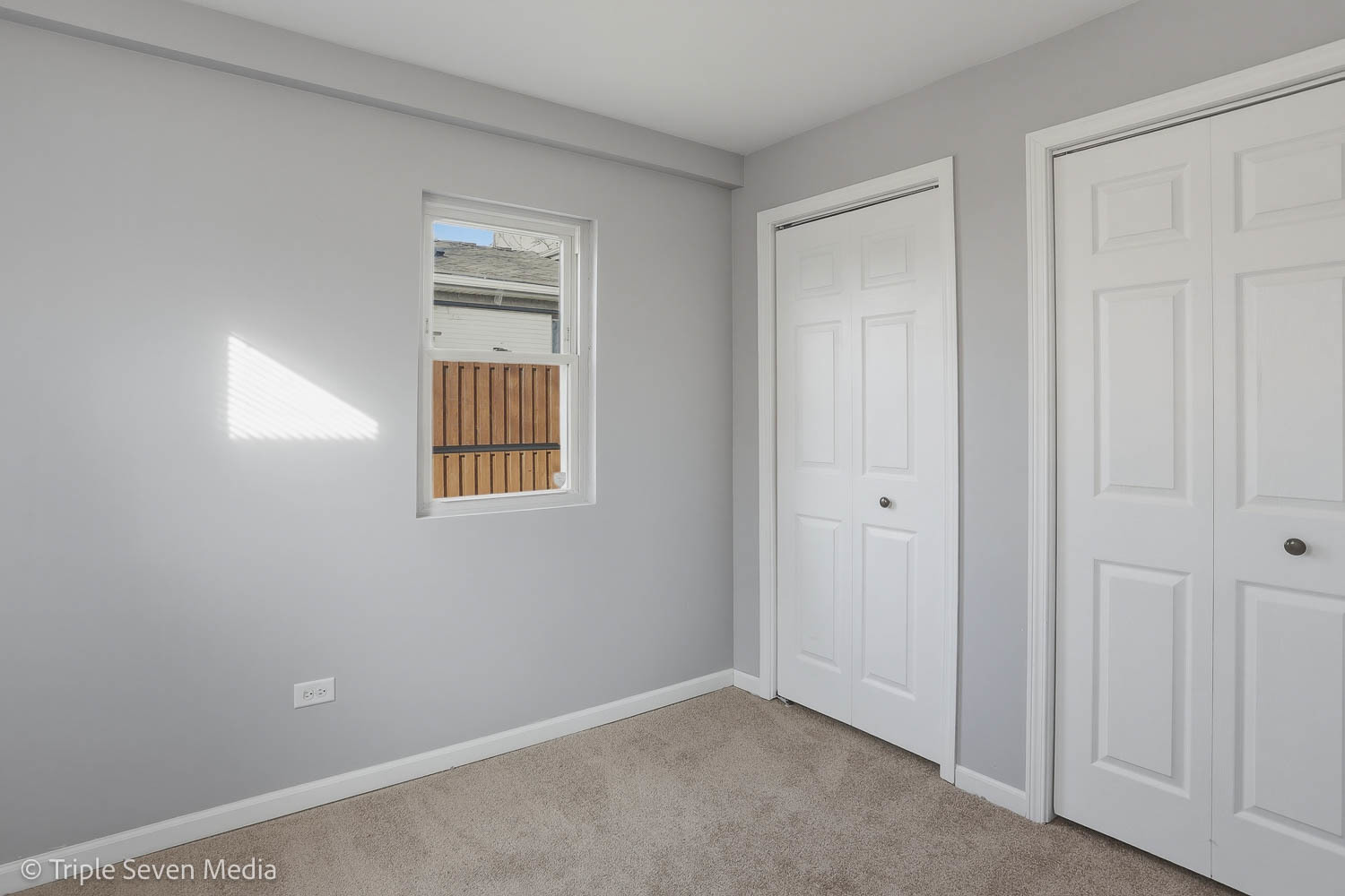 7006 W 73rd Street, Chicago, IL 60638