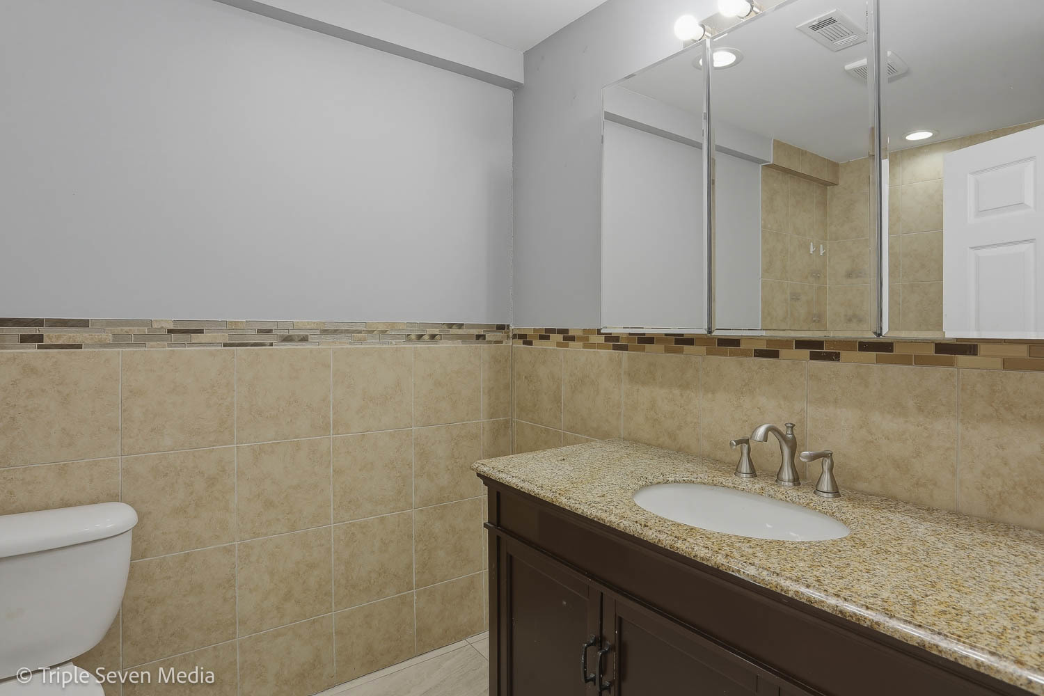 7006 W 73rd Street, Chicago, IL 60638