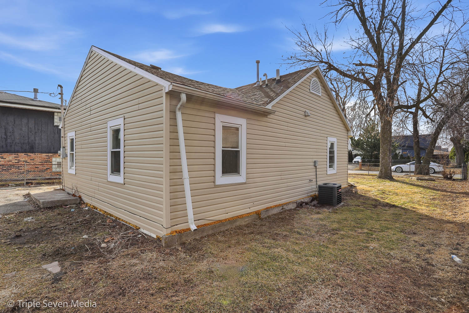 7006 W 73rd Street, Chicago, IL 60638