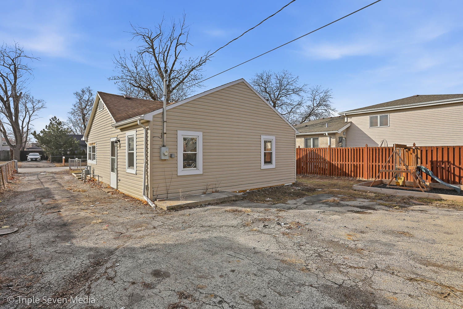 7006 W 73rd Street, Chicago, IL 60638