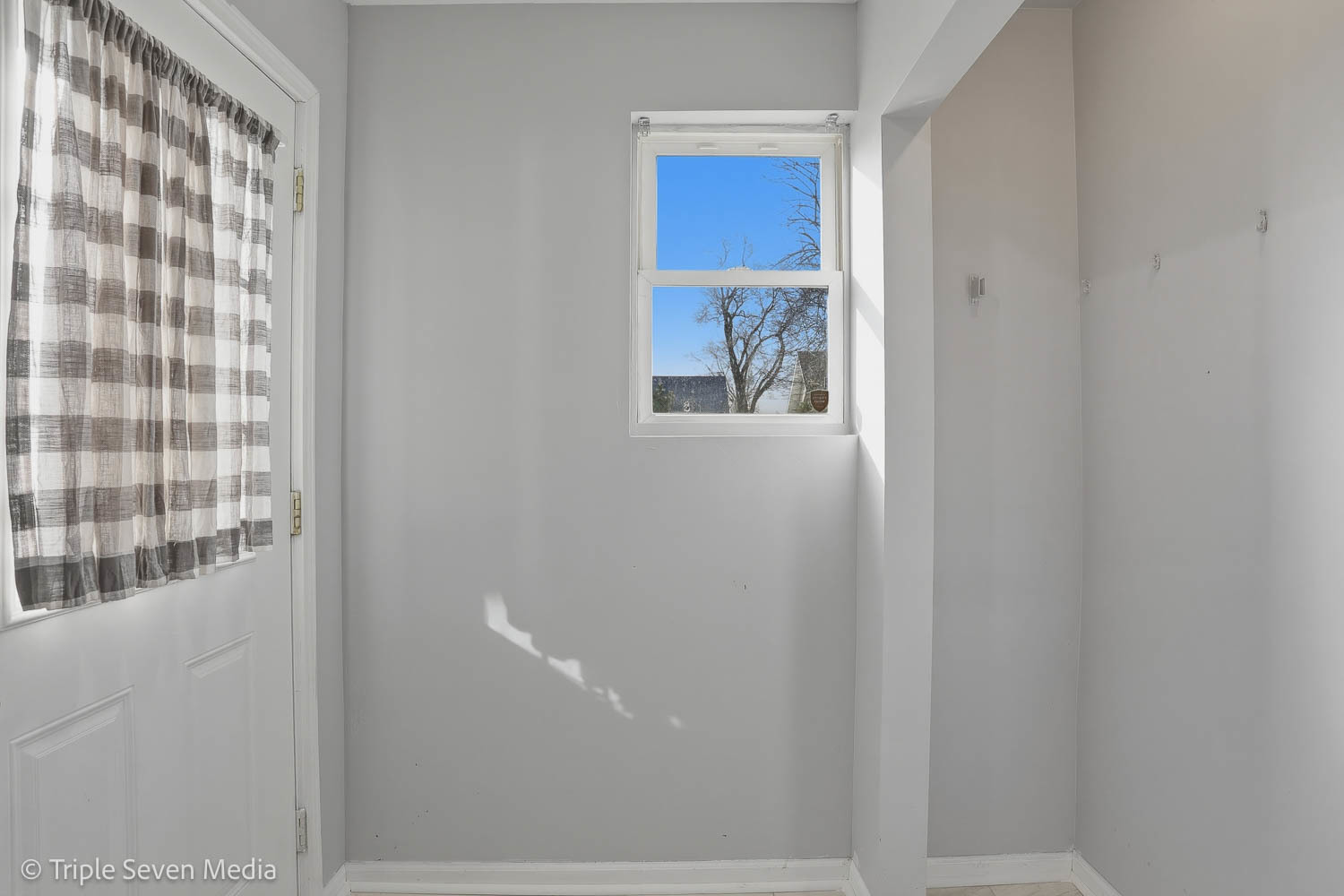 7006 W 73rd Street, Chicago, IL 60638