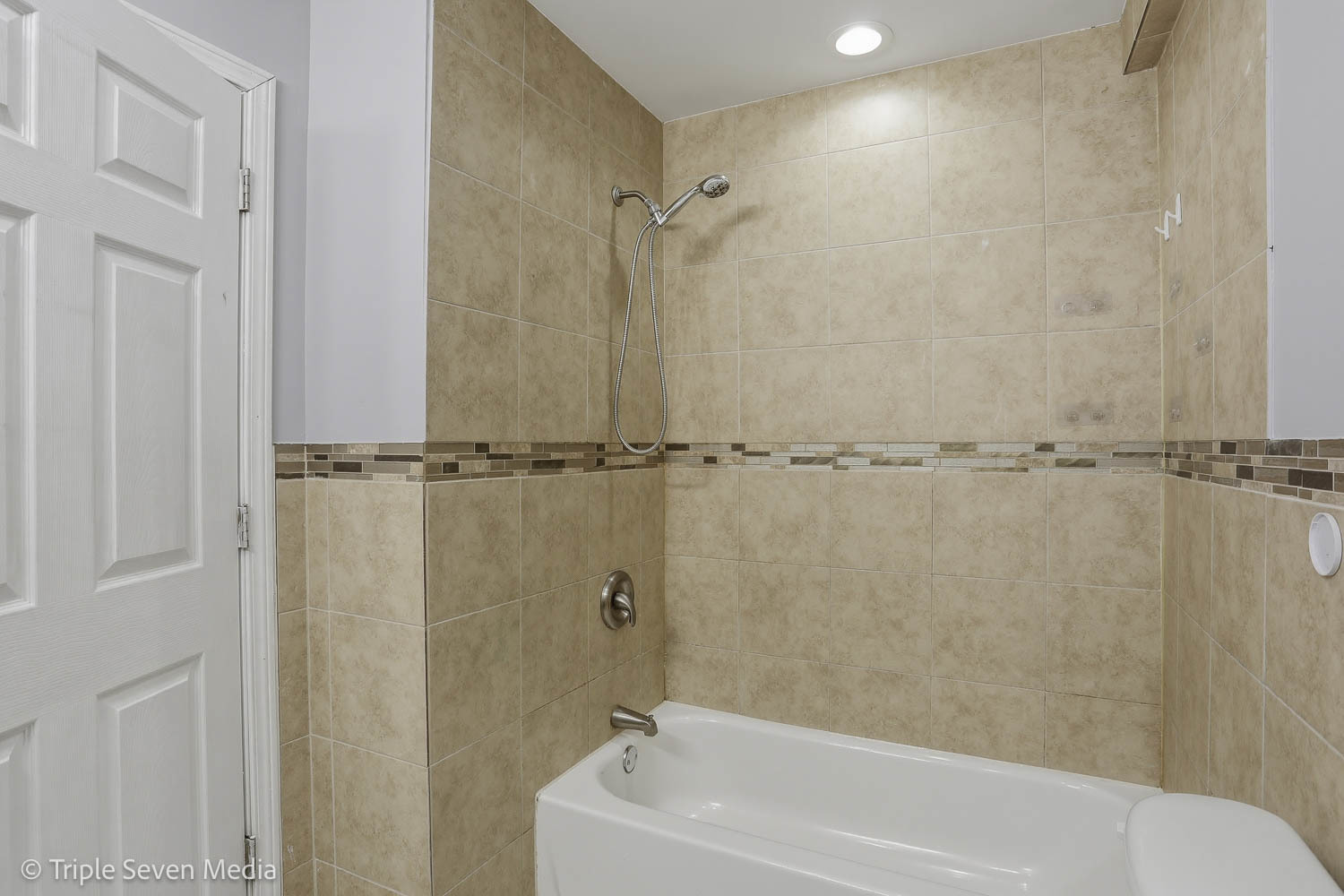 7006 W 73rd Street, Chicago, IL 60638