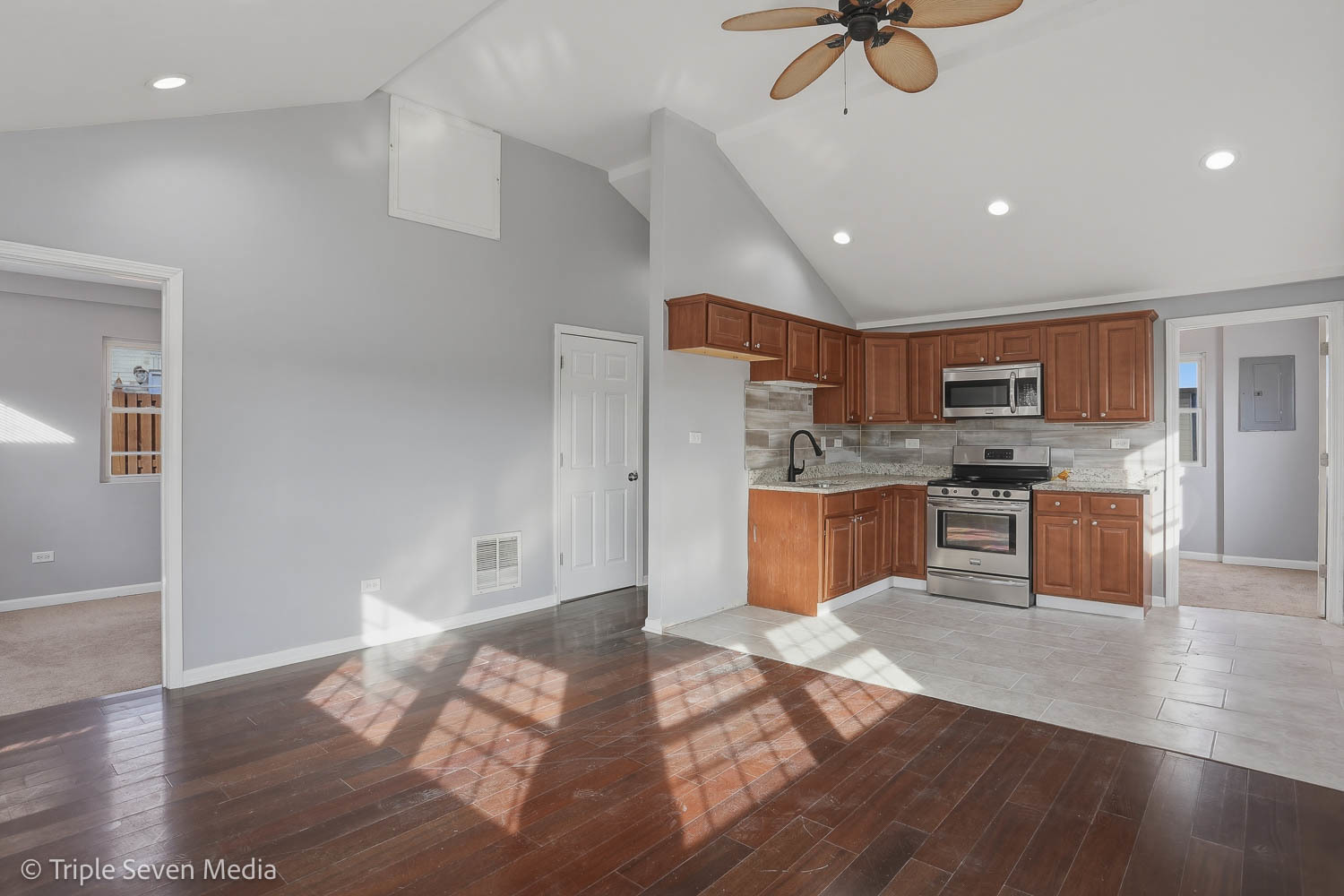 7006 W 73rd Street, Chicago, IL 60638