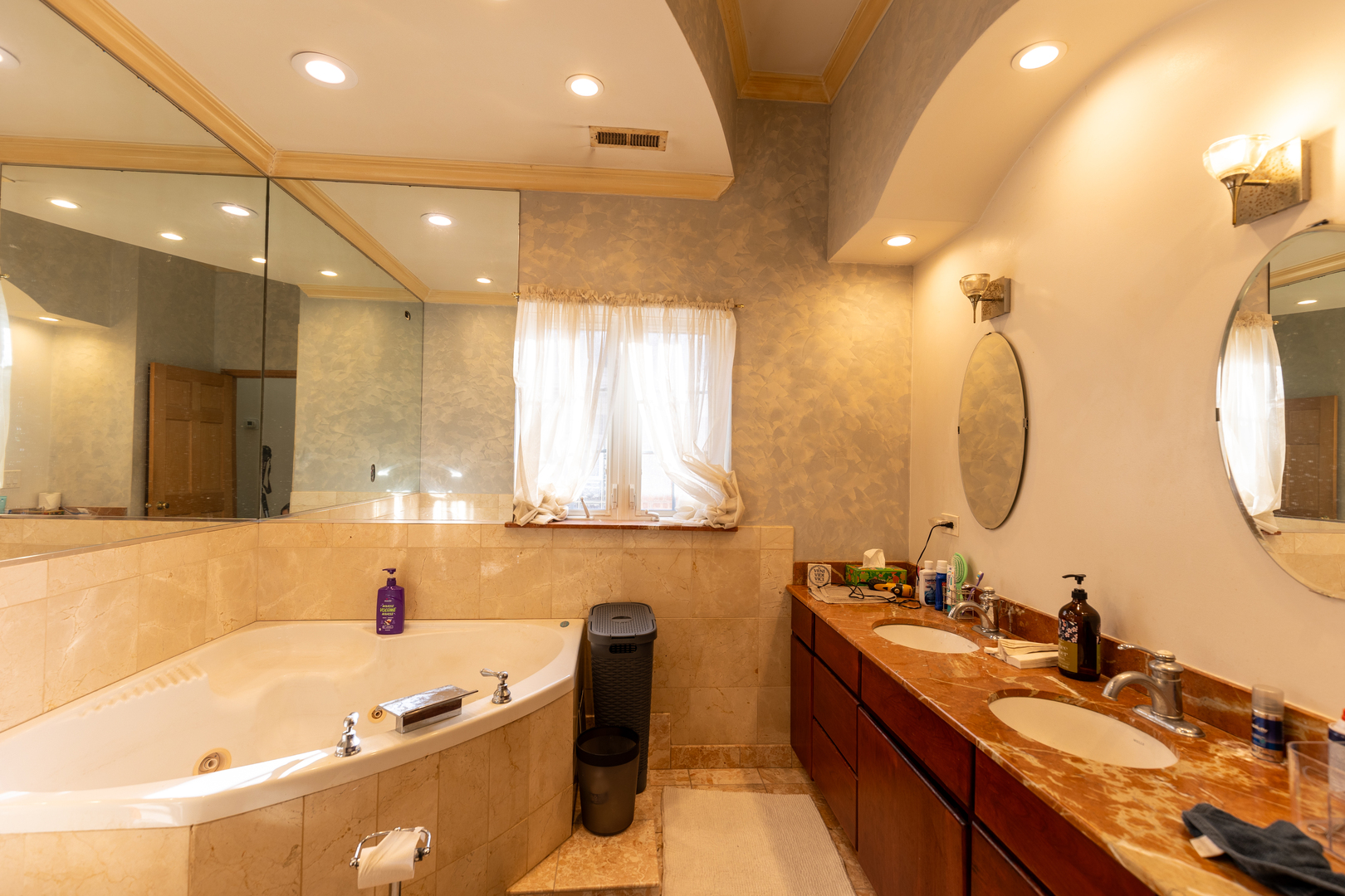 4716 N Kilbourn Avenue, Chicago, IL 60630