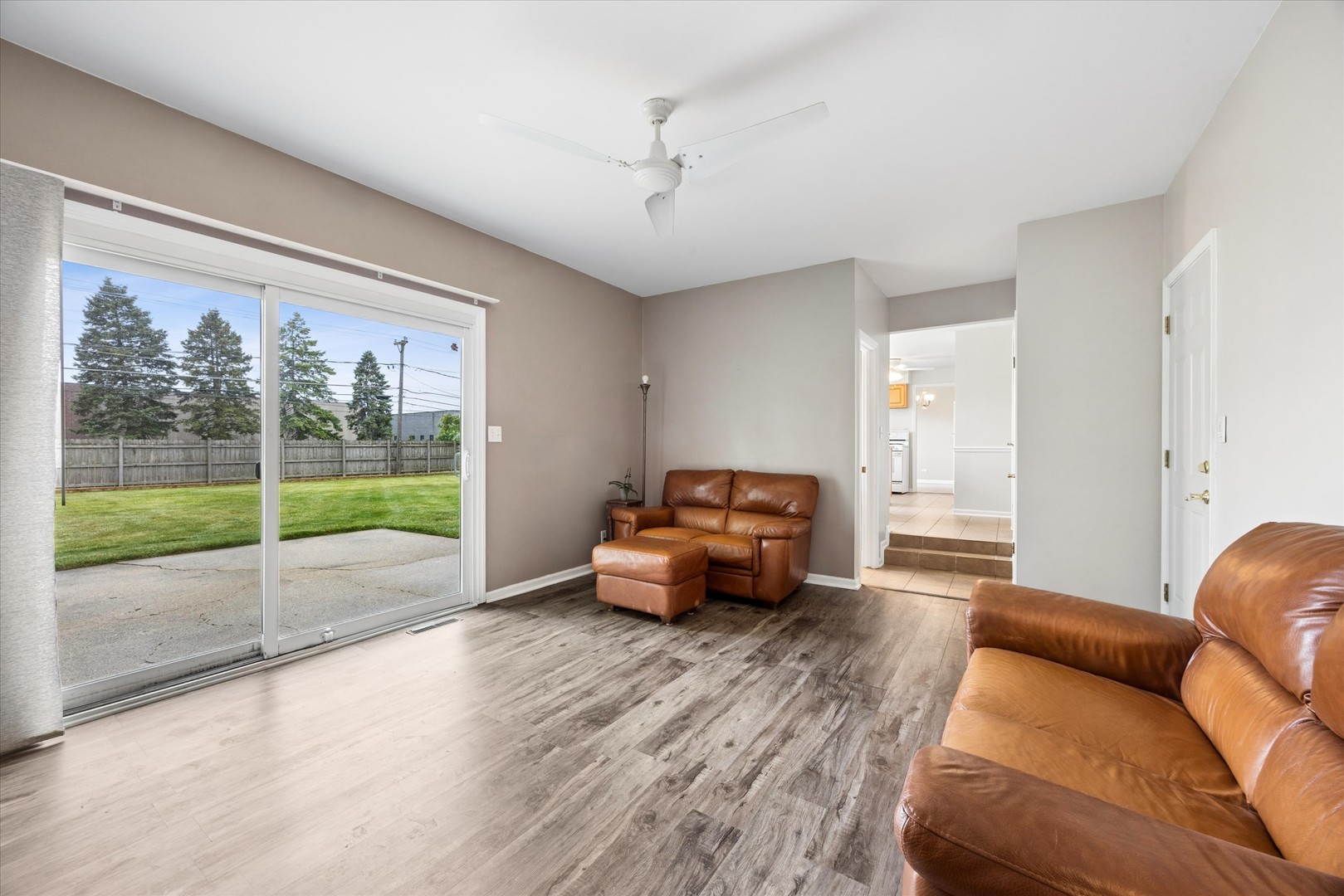 919 E Ironwood Drive, Mount Prospect, IL 60056