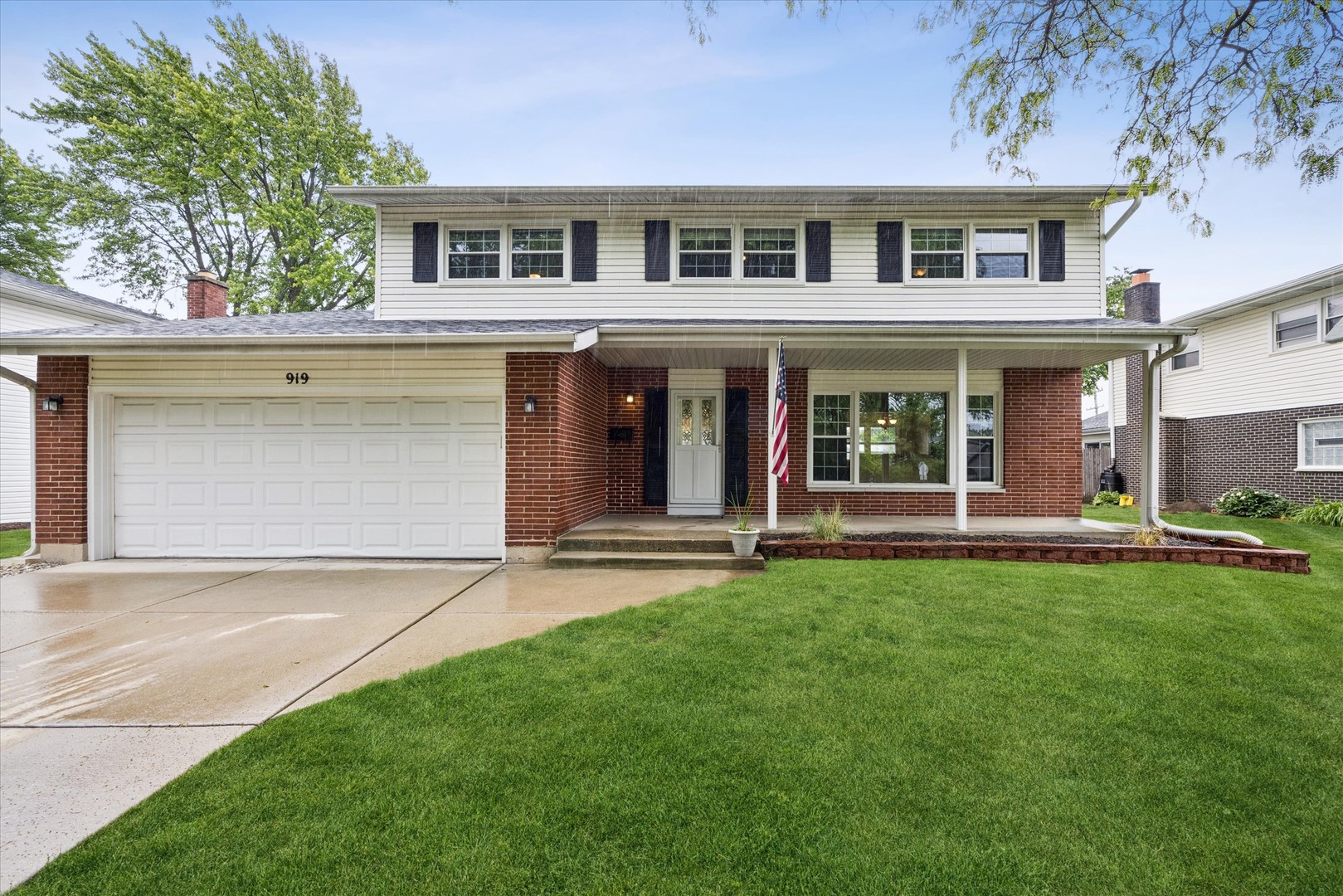 919 E Ironwood Drive, Mount Prospect, IL 60056