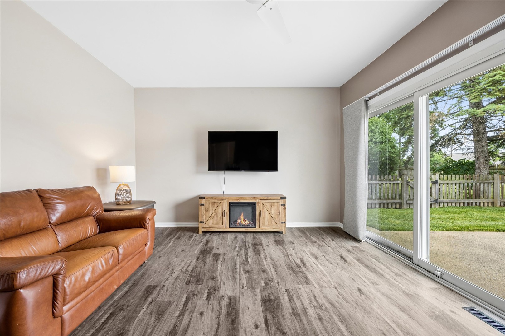 919 E Ironwood Drive, Mount Prospect, IL 60056