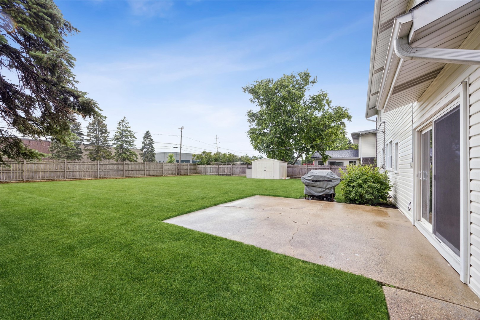 919 E Ironwood Drive, Mount Prospect, IL 60056