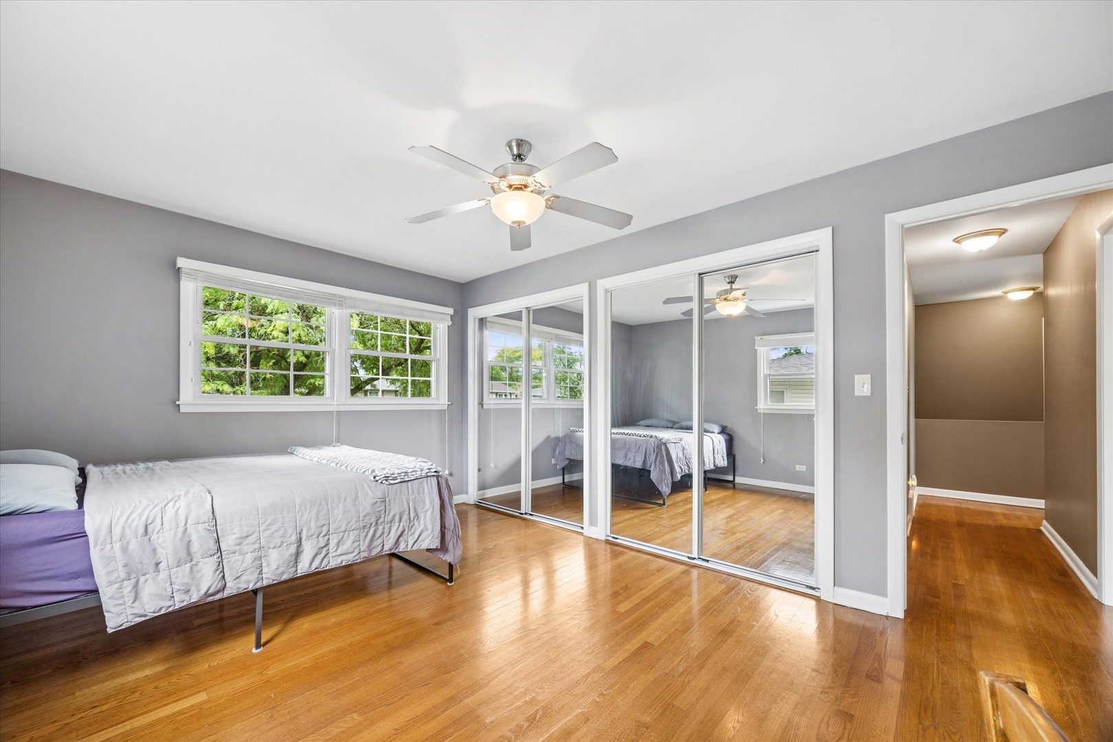 919 E Ironwood Drive, Mount Prospect, IL 60056