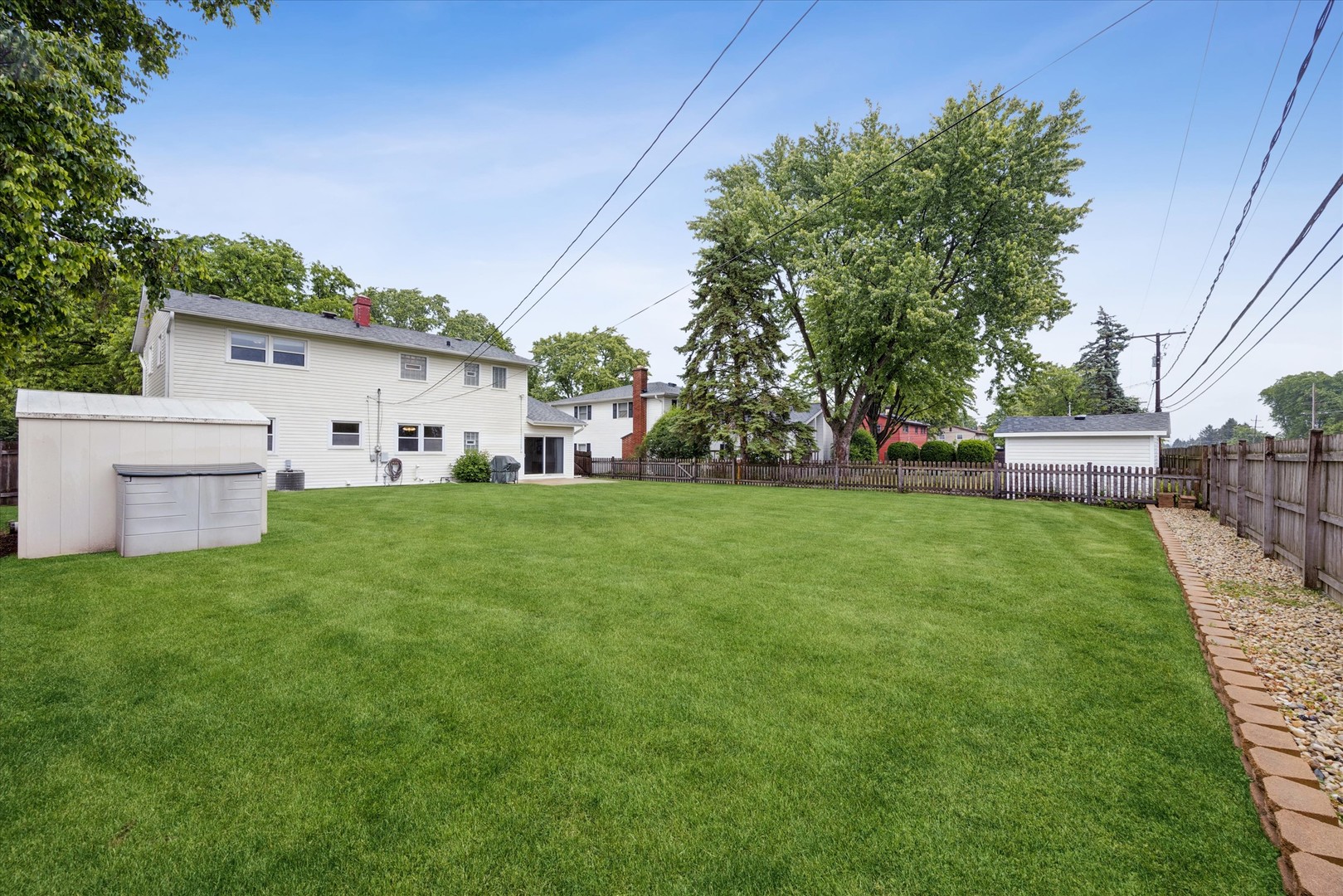919 E Ironwood Drive, Mount Prospect, IL 60056