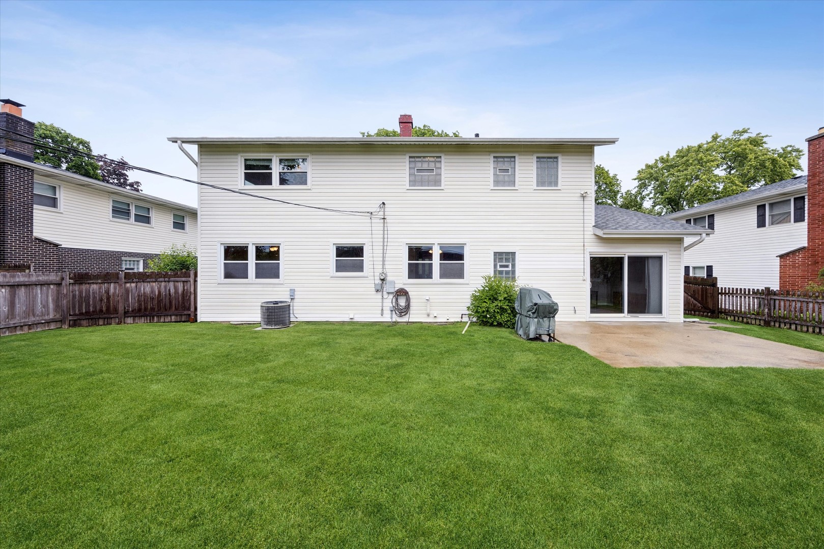 919 E Ironwood Drive, Mount Prospect, IL 60056