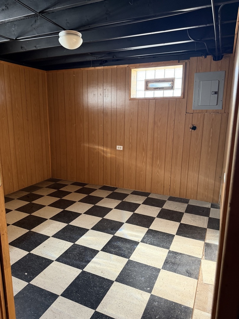 4452 S Lawler Avenue, Chicago, IL 60638