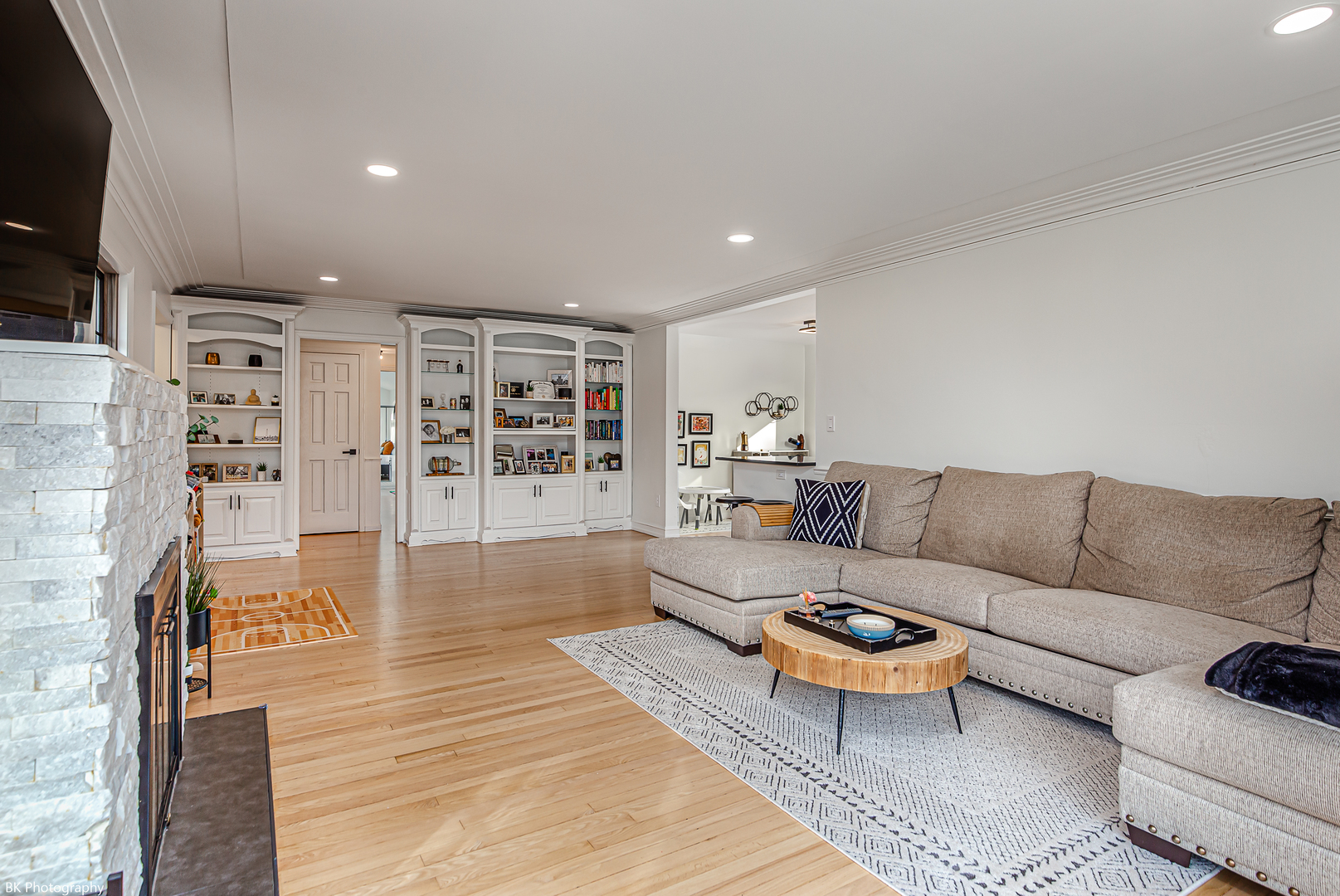 11943 S 70th Court, Palos Heights, IL 60463