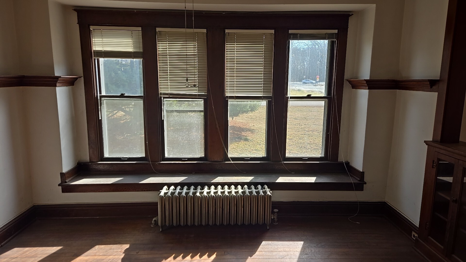 7 N State Street, Glenwood, IL 60425