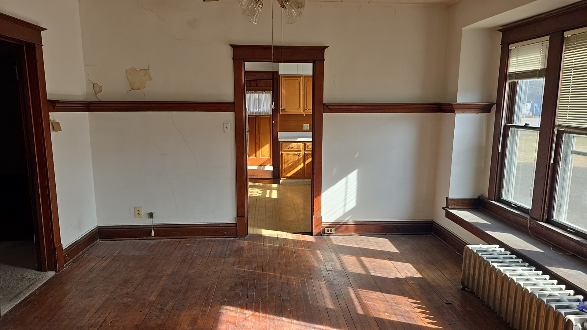 7 N State Street, Glenwood, IL 60425