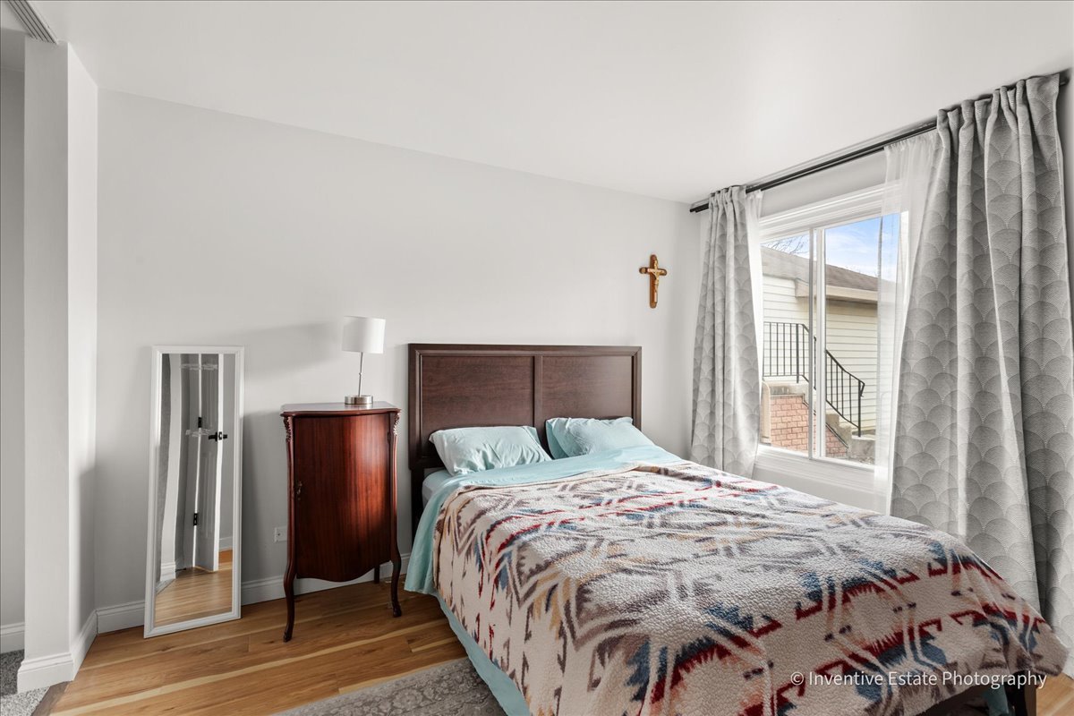 2404 Danbury Drive #B1, Woodridge, IL 60517