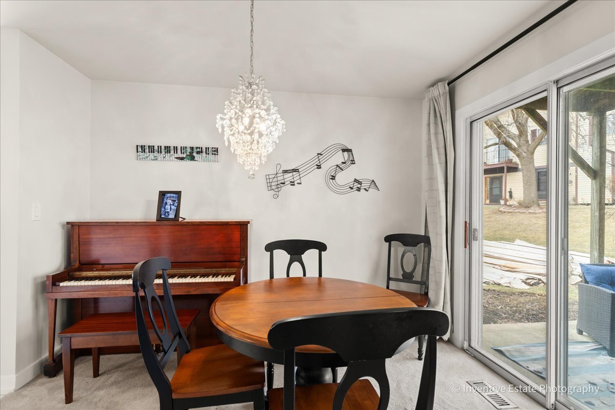 2404 Danbury Drive #B1, Woodridge, IL 60517