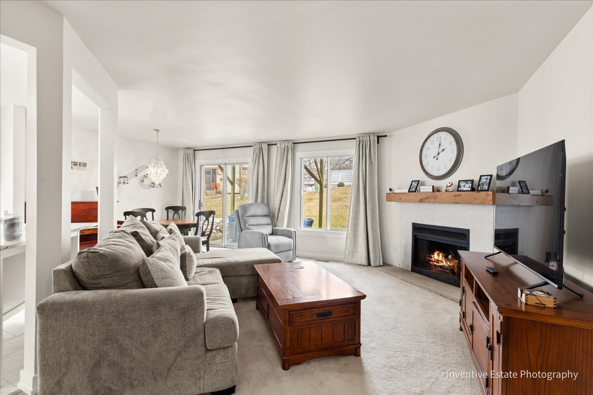 2404 Danbury Drive #B1, Woodridge, IL 60517