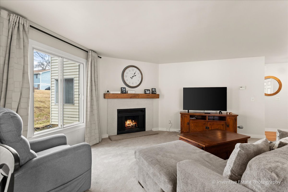 2404 Danbury Drive #B1, Woodridge, IL 60517