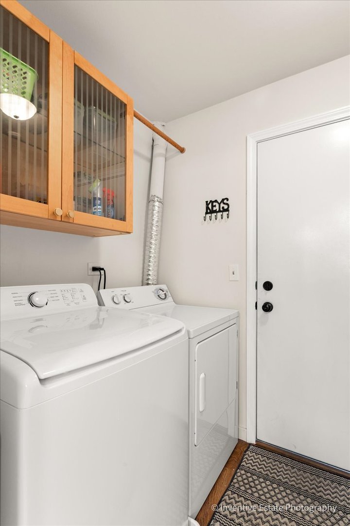 2404 Danbury Drive #B1, Woodridge, IL 60517