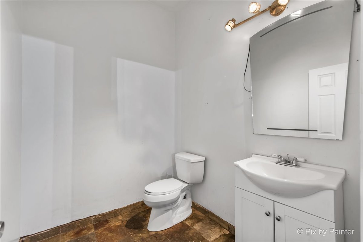 2710 W Chicago Avenue #GRND, Chicago, IL 60638