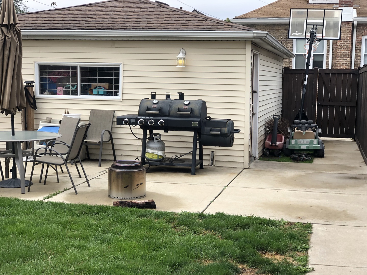 5814 S MASSASOIT Avenue, Chicago, IL 60638