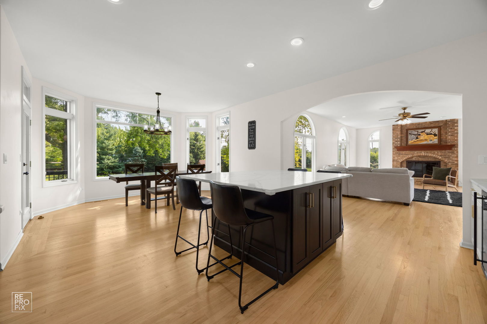 St. Charles, IL 60175