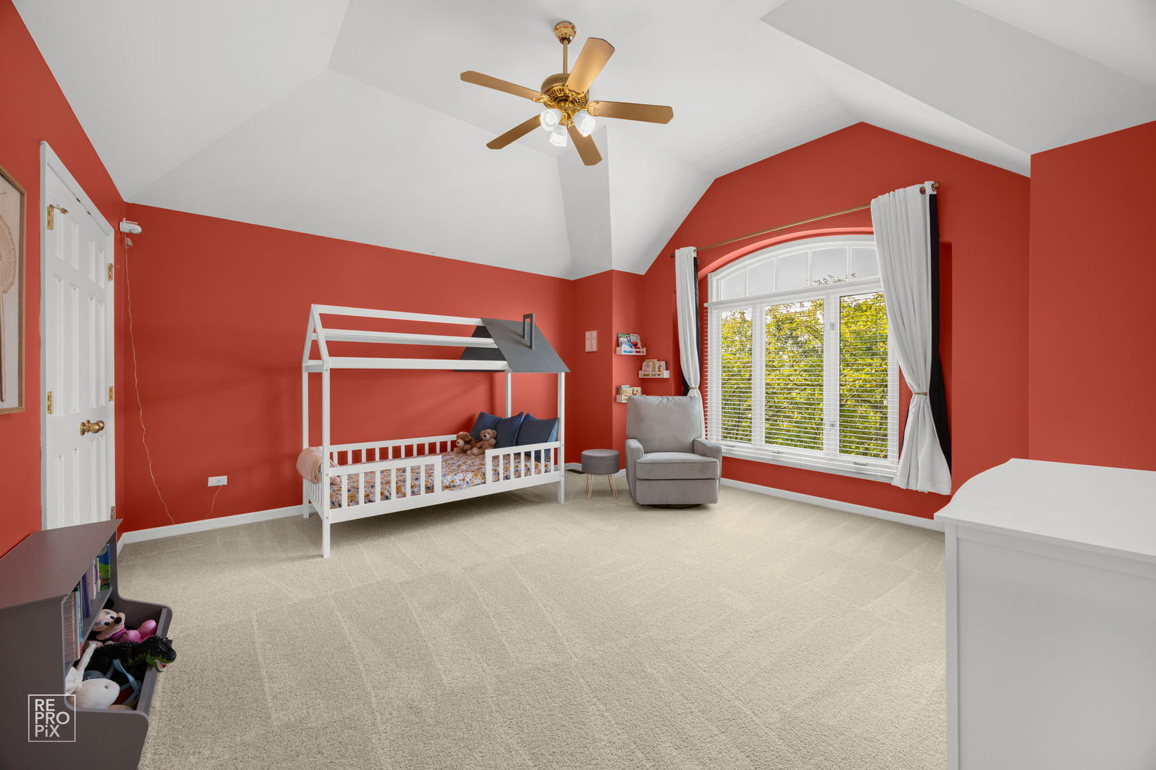 St. Charles, IL 60175