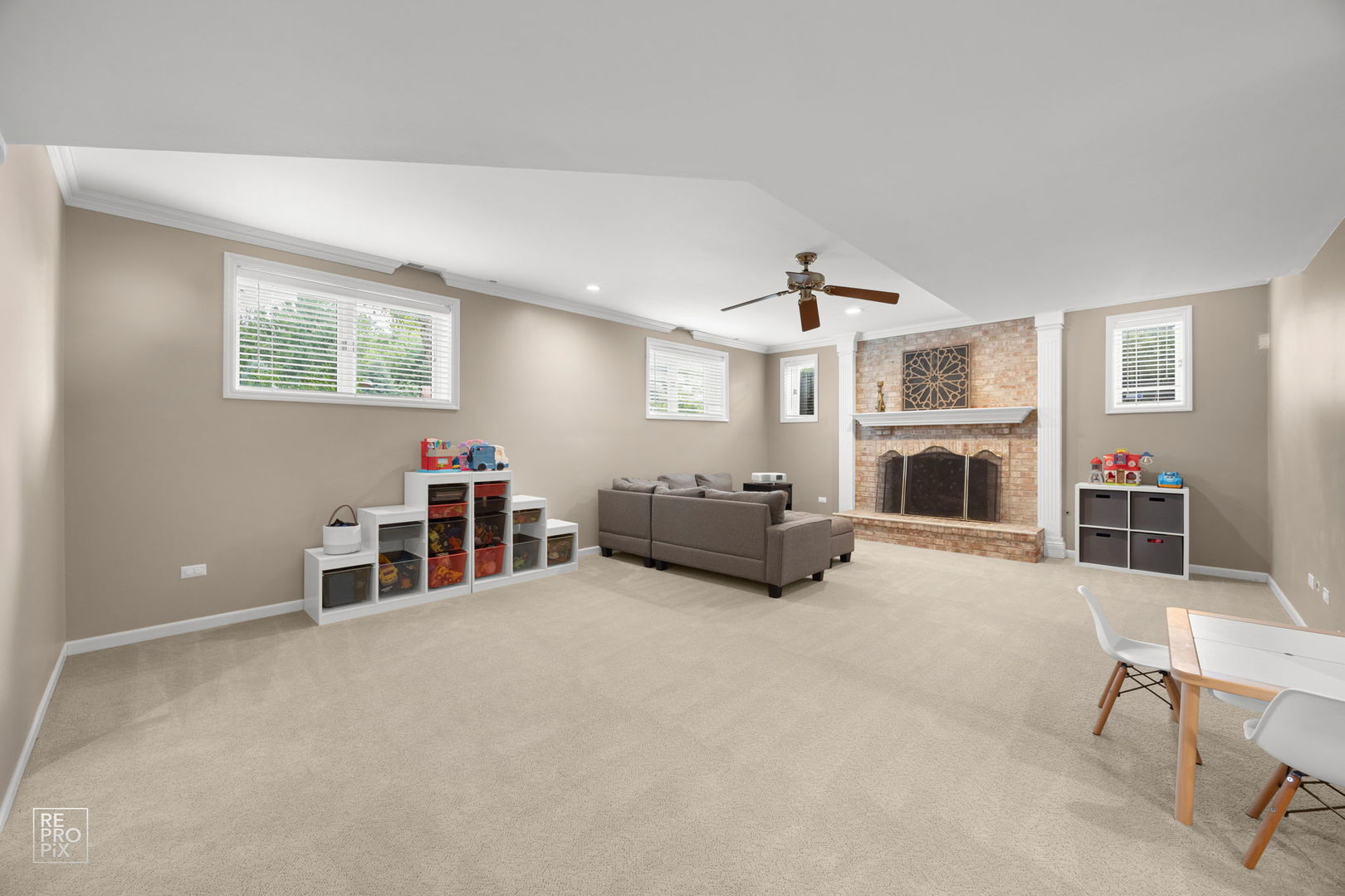 St. Charles, IL 60175