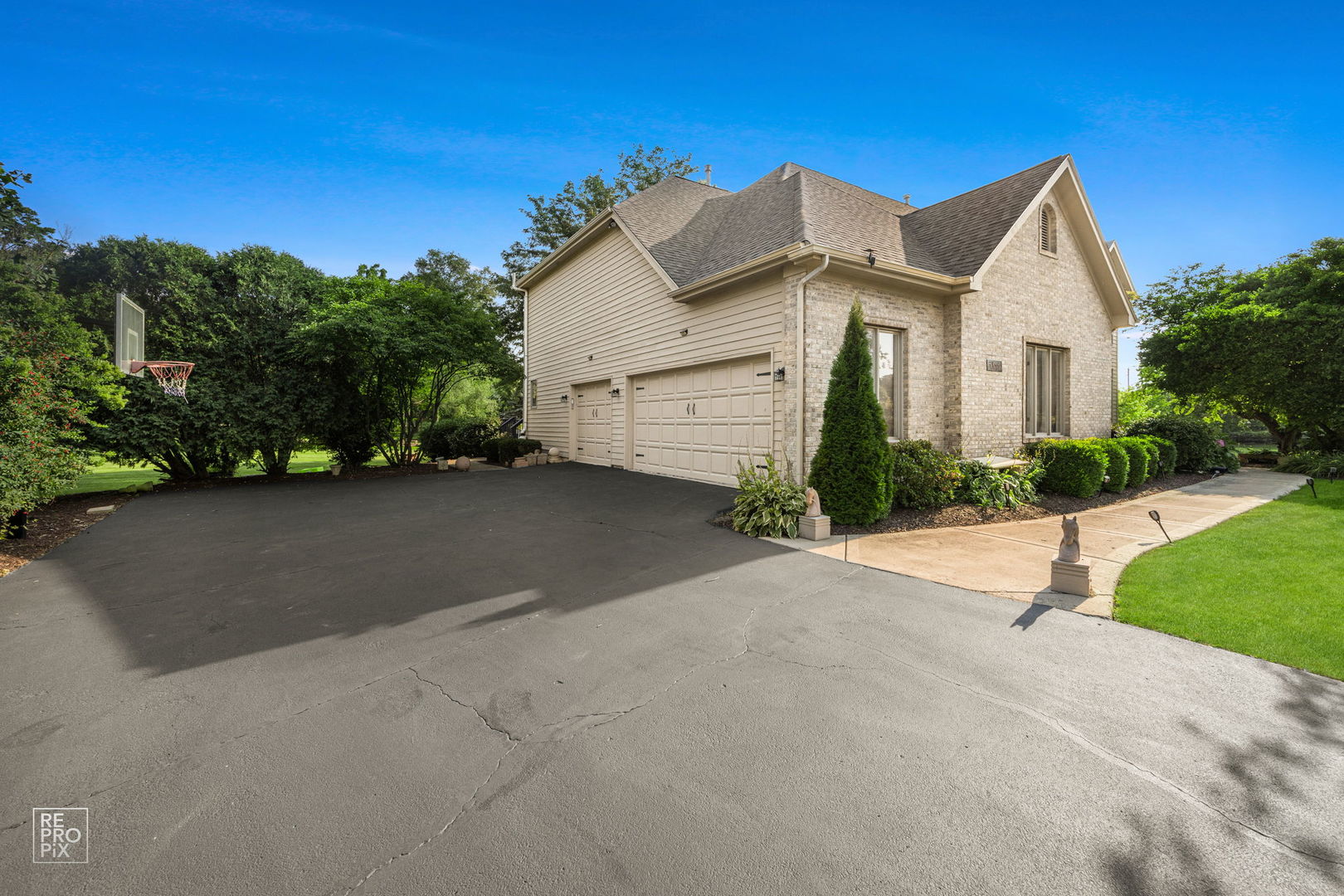 St. Charles, IL 60175