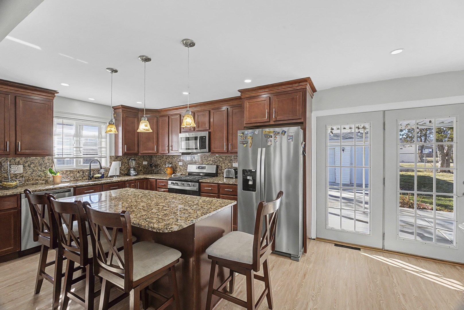 102 S Adeline Avenue, Addison, IL 60101