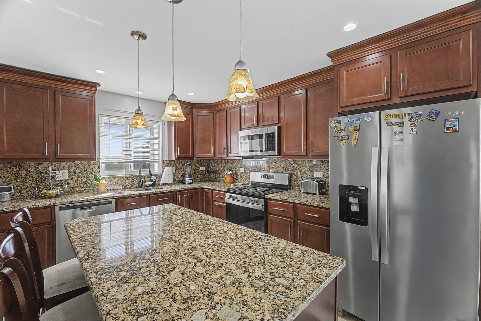 102 S Adeline Avenue, Addison, IL 60101