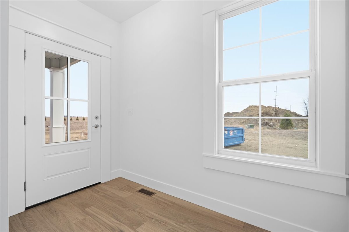 6 Stone Mill Court, Bloomington, IL 61705