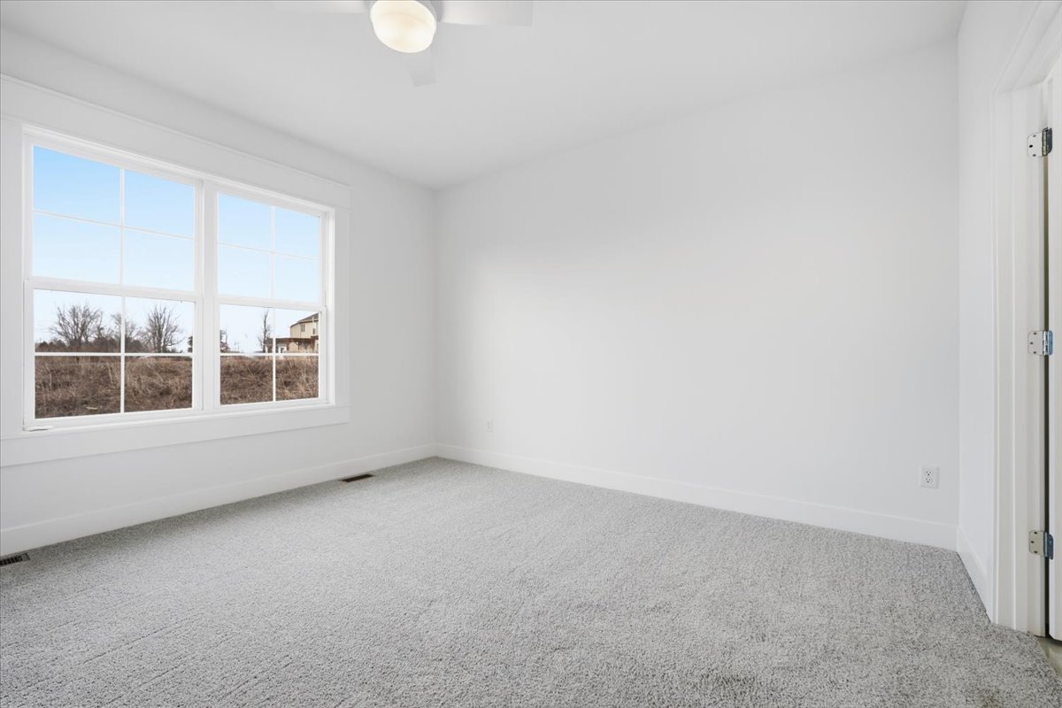 8 Stone Mill Court, Bloomington, IL 61705