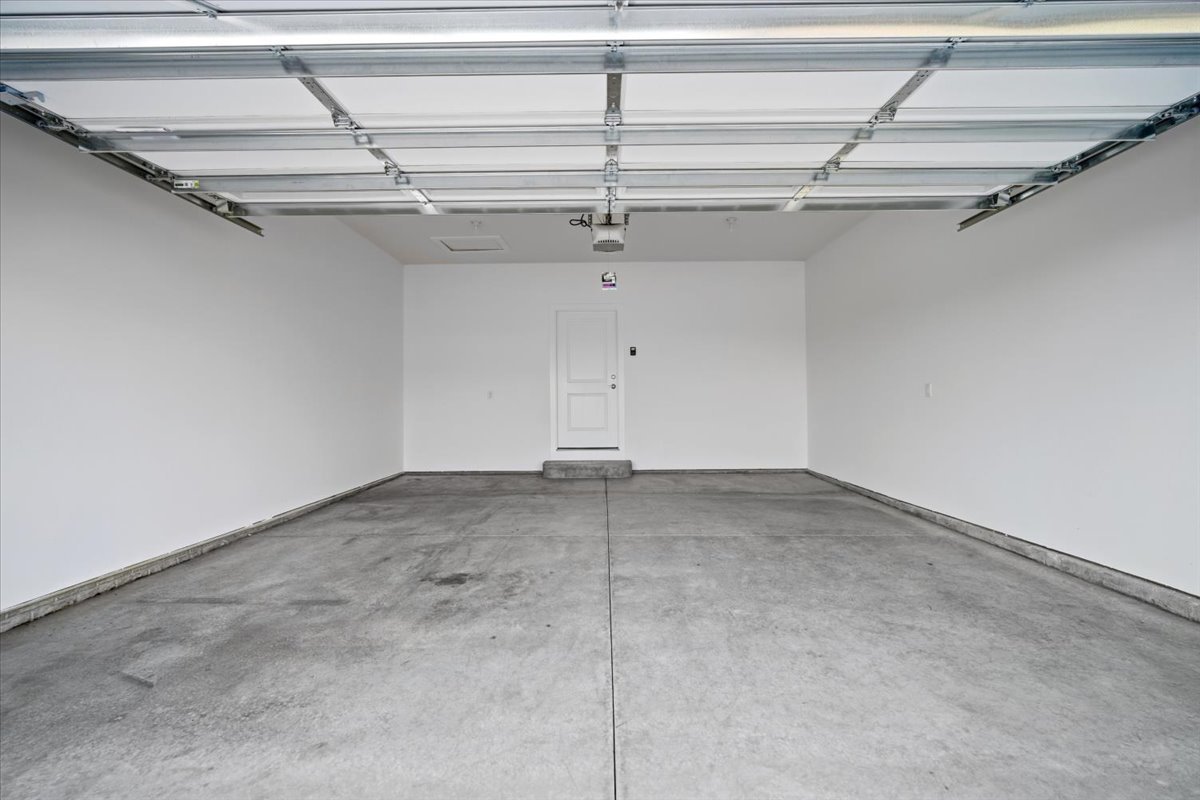 8 Stone Mill Court, Bloomington, IL 61705