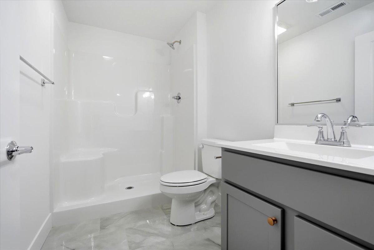 8 Stone Mill Court, Bloomington, IL 61705